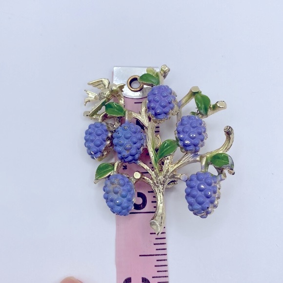 Vintage Fruit Brooch - Picture 5 of 6